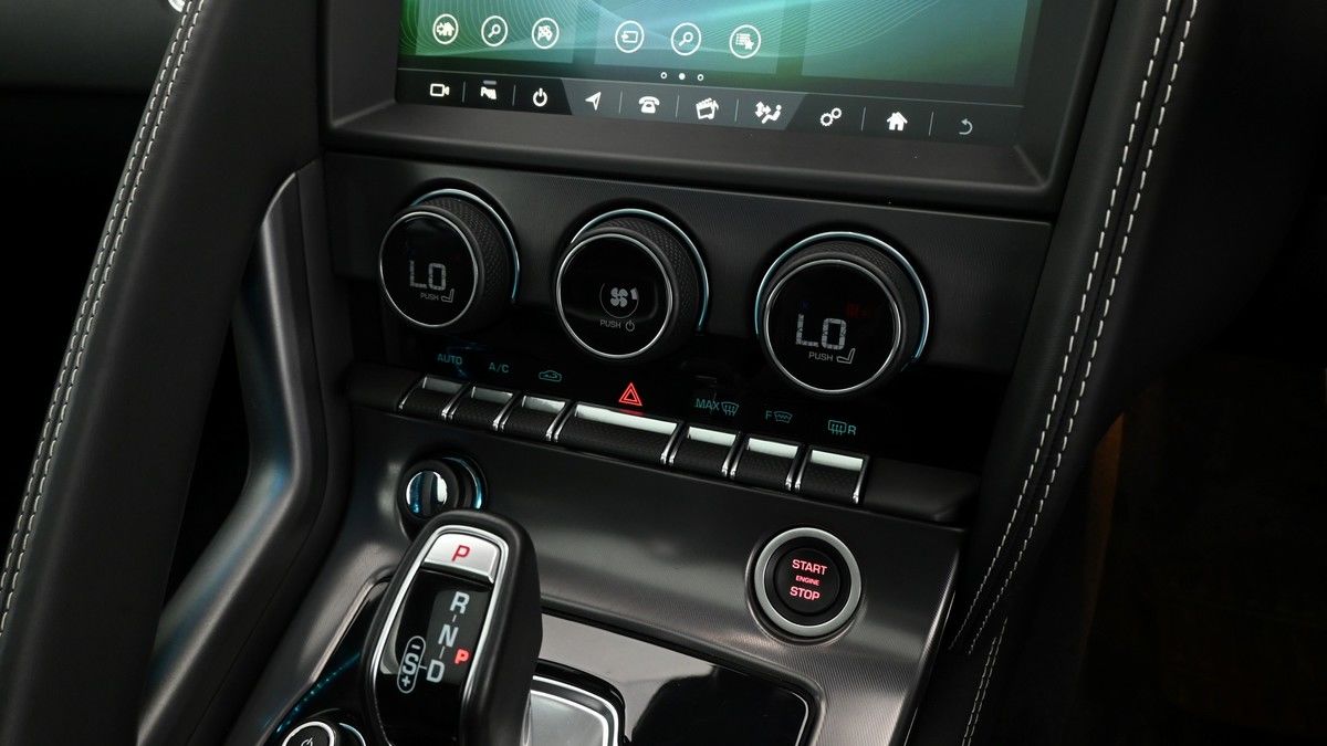 Jaguar F-Type Image 12