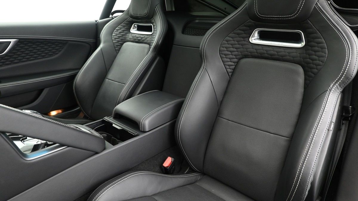 Jaguar F-Type Image 4