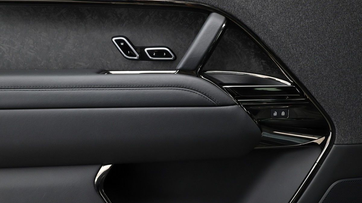 Land Rover Range Rover Sport Image 13