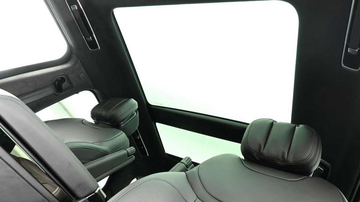 Land Rover Range Rover Sport Image 2