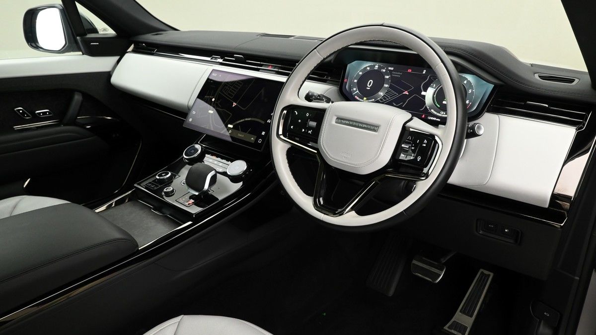 Land Rover Range Rover Sport Image 3