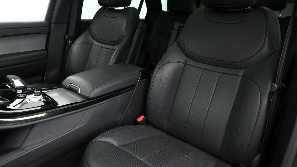 Land Rover Range Rover Sport Image 4