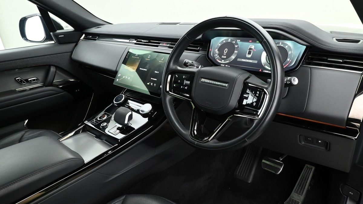 Land Rover Range Rover Sport Image 3