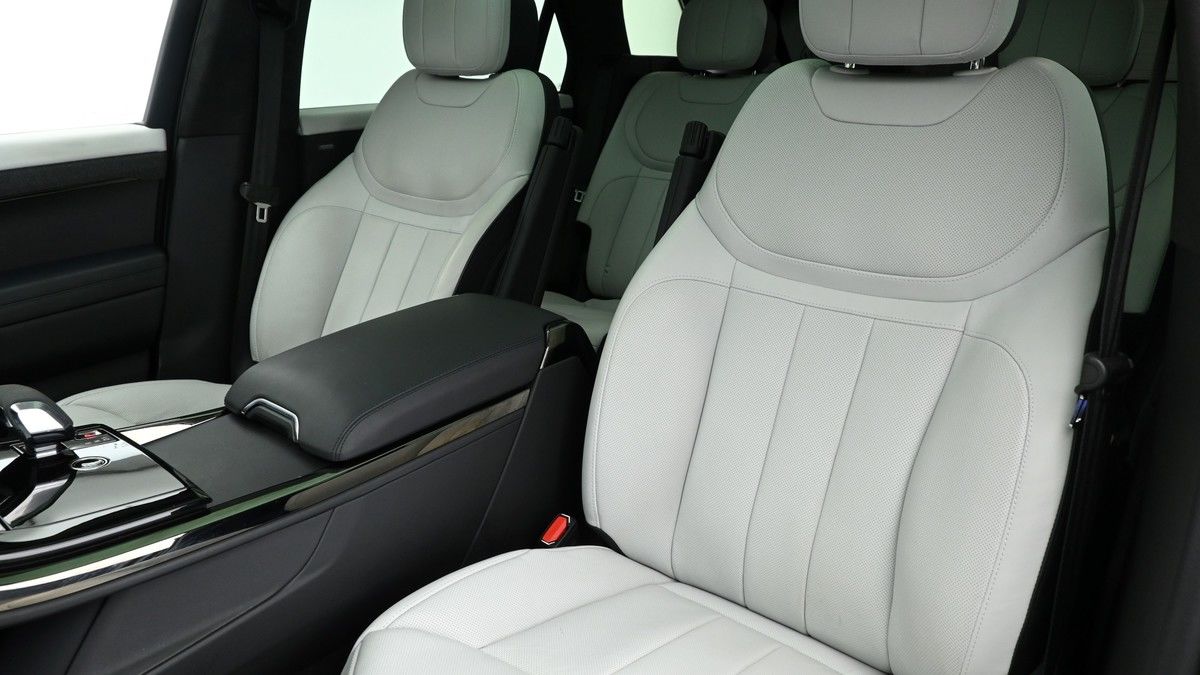 Land Rover Range Rover Sport Image 4