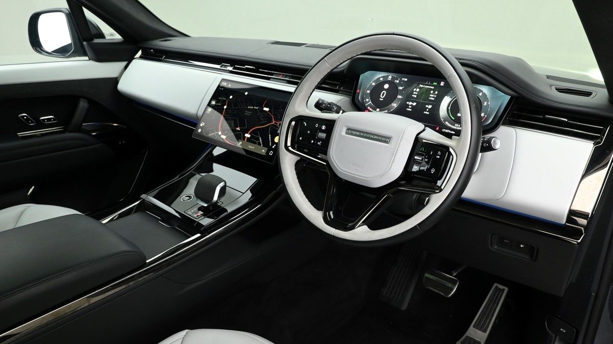 Land Rover Range Rover Sport Image 3