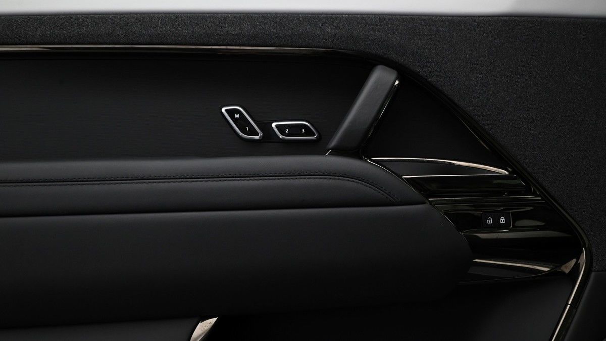 Land Rover Range Rover Sport Image 13