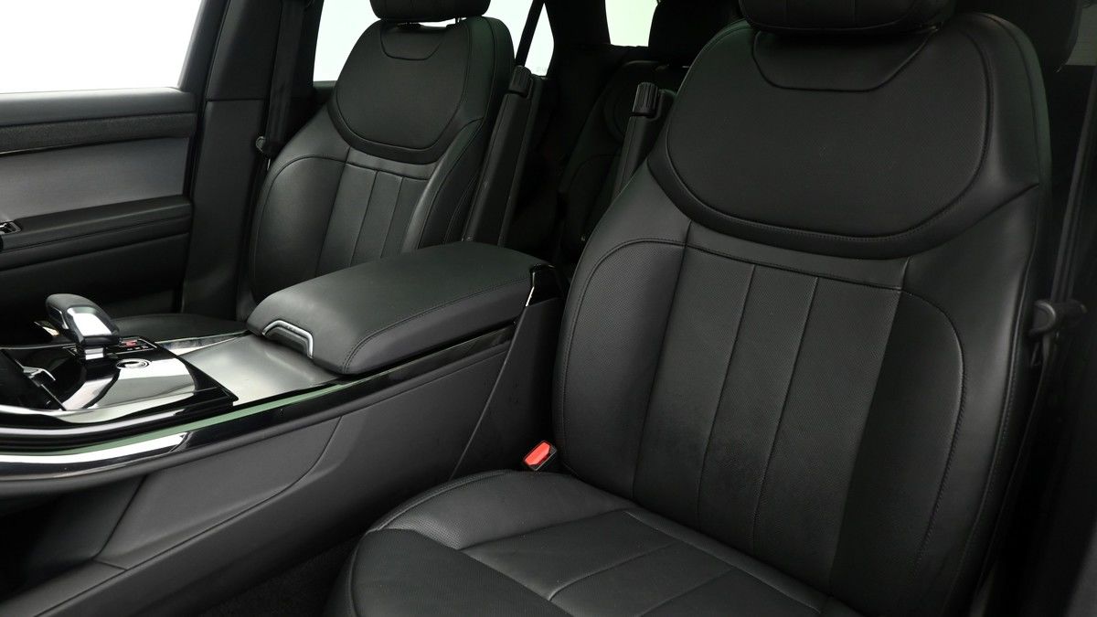 Land Rover Range Rover Sport Image 4