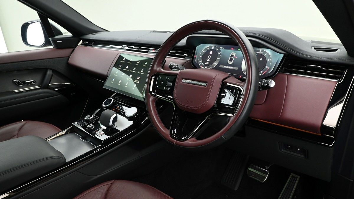 Land Rover Range Rover Sport Image 3