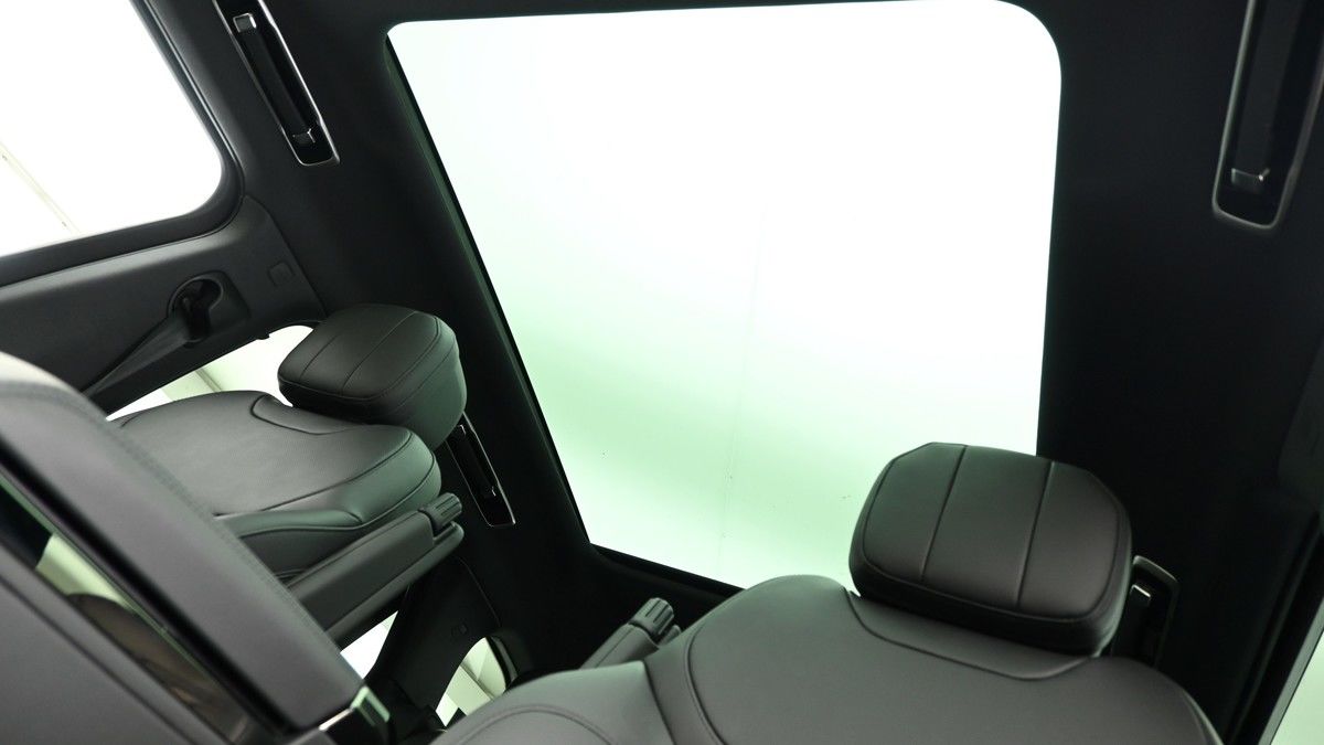 Land Rover Range Rover Sport Image 2