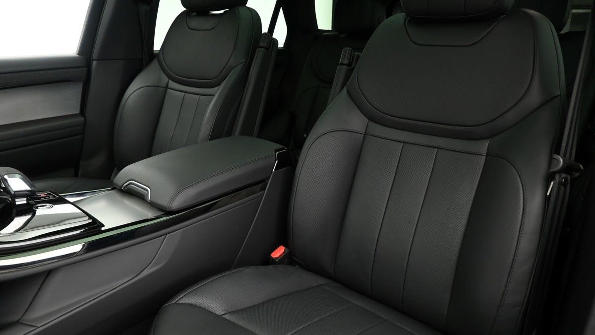 Land Rover Range Rover Sport Image 4