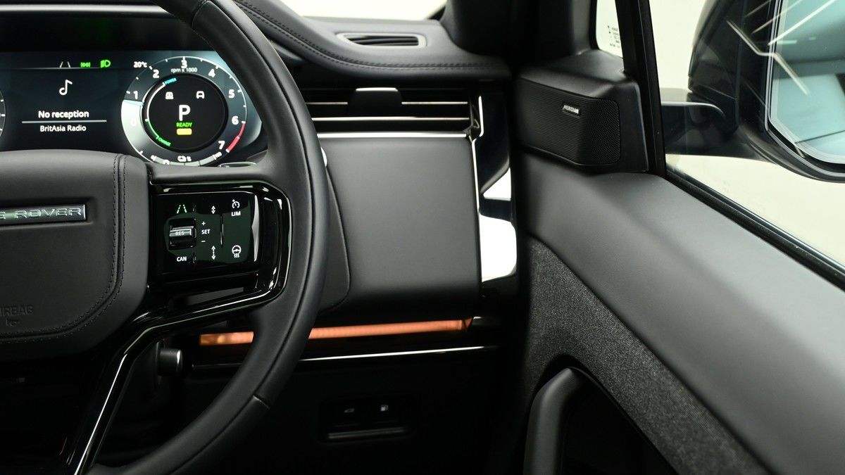 Land Rover Range Rover Sport Image 16