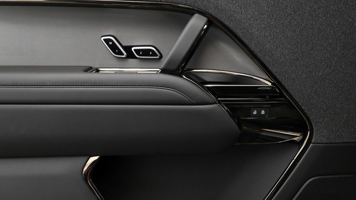 Land Rover Range Rover Sport Image 13