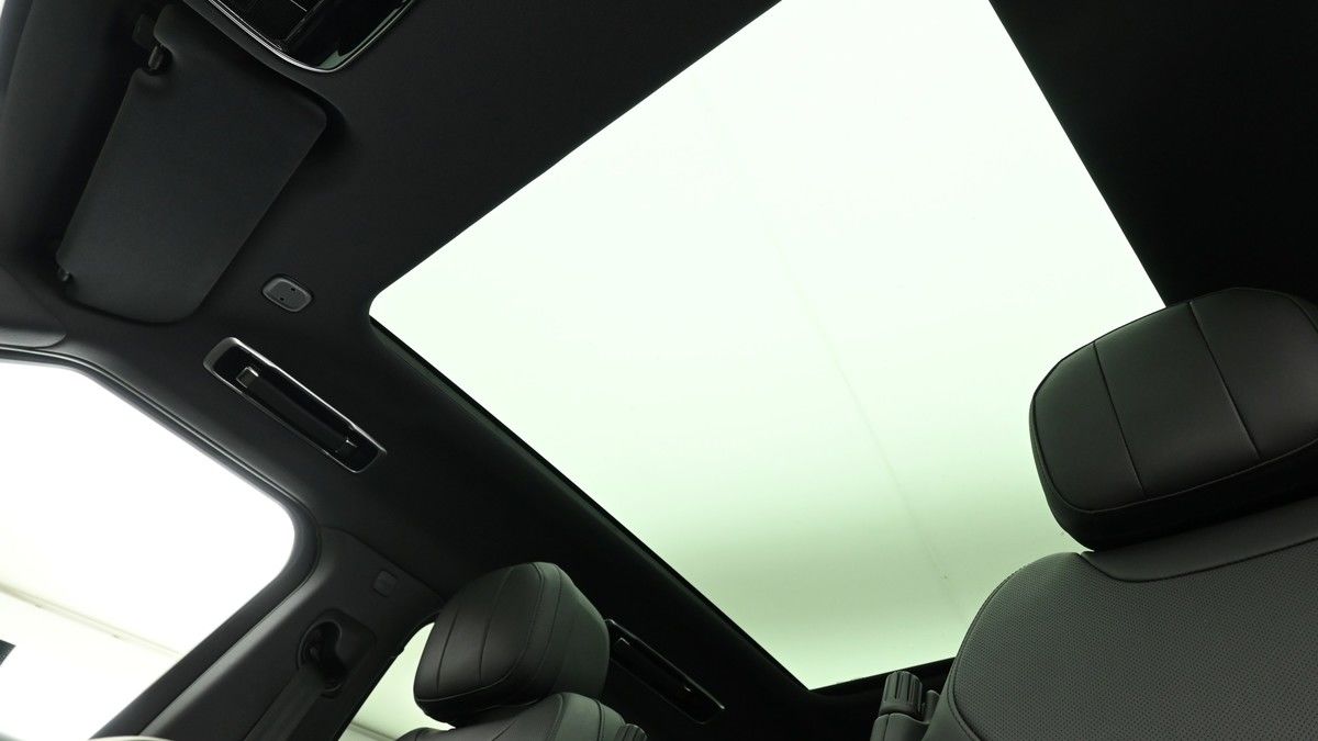Land Rover Range Rover Sport Image 2