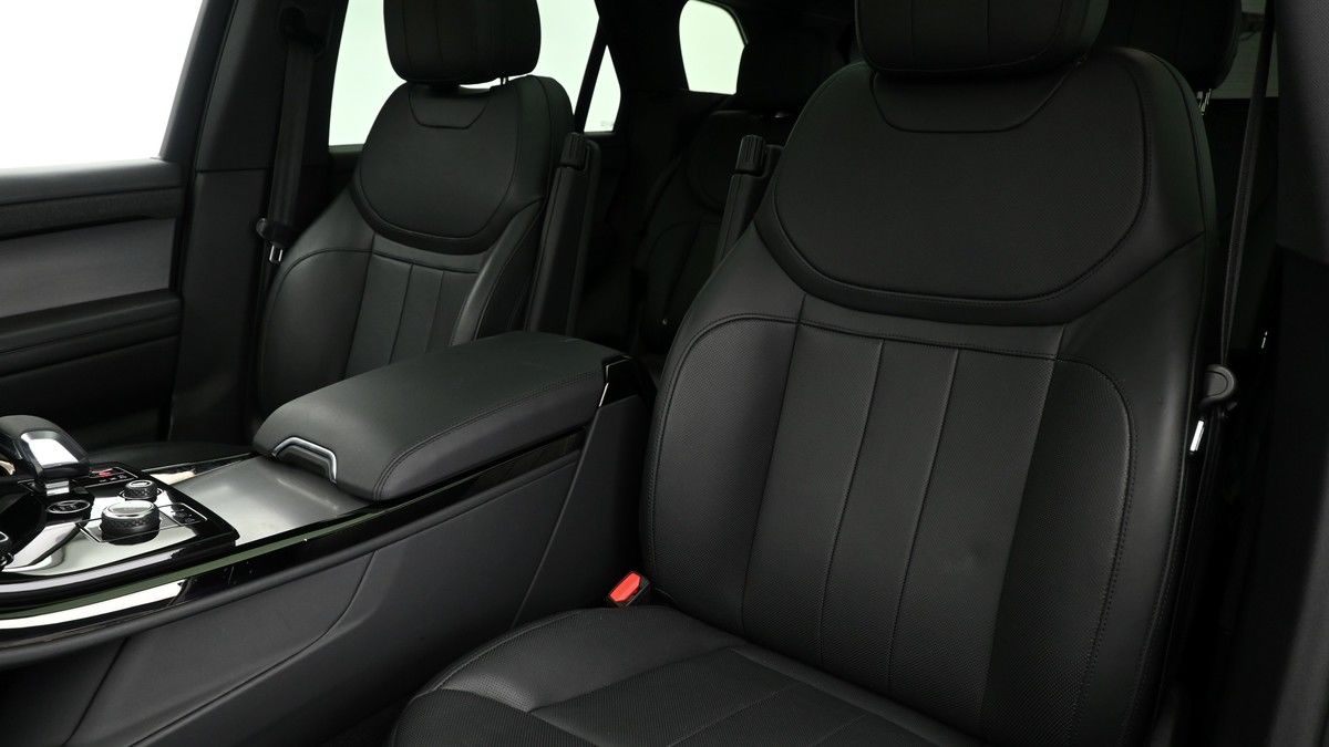 Land Rover Range Rover Sport Image 4