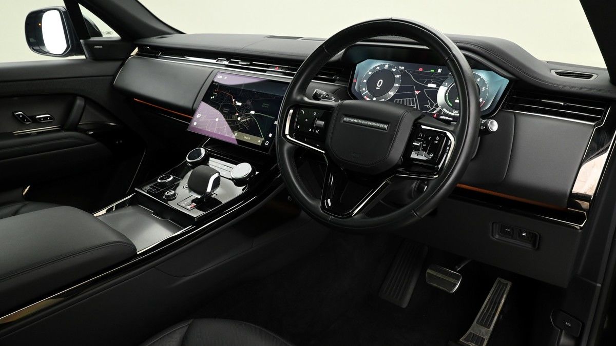 Land Rover Range Rover Sport Image 3