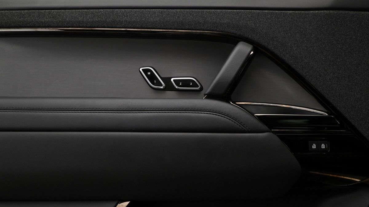 Land Rover Range Rover Sport Image 13