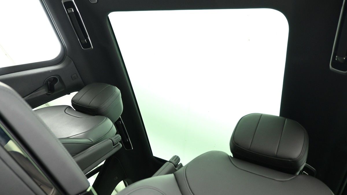 Land Rover Range Rover Sport Image 2