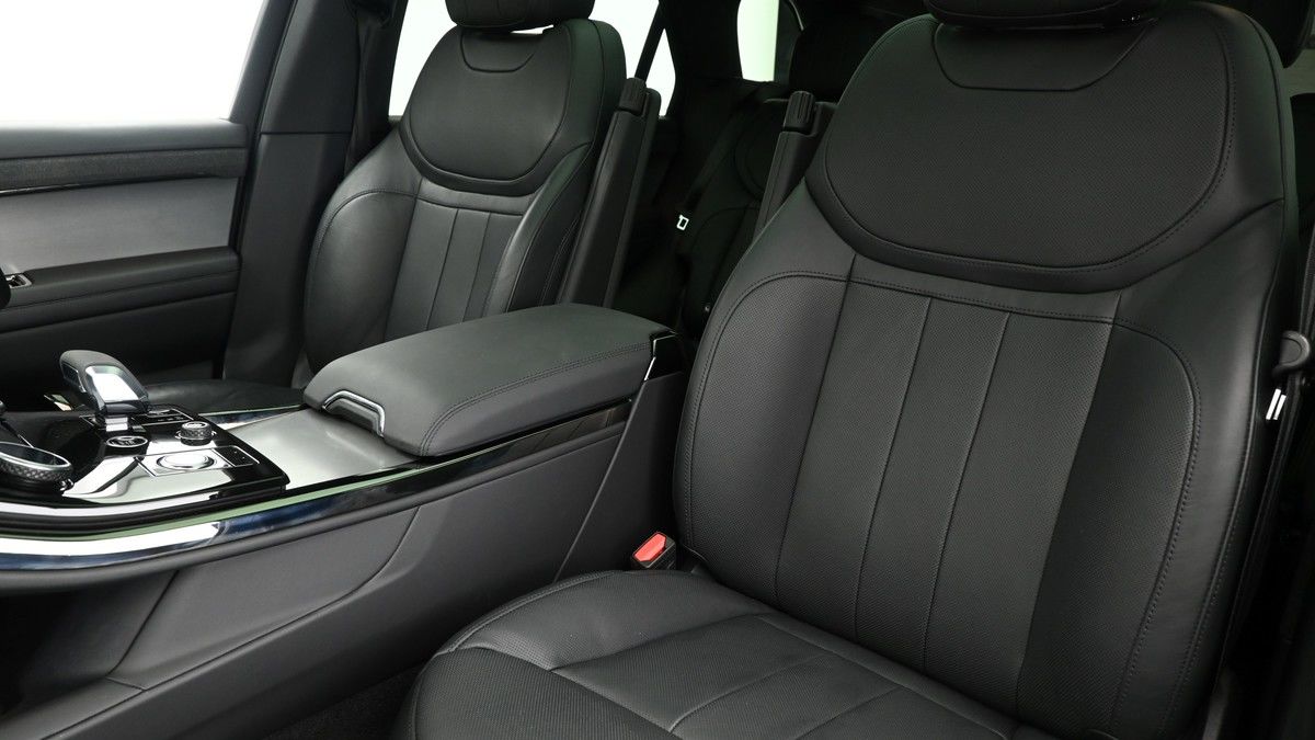 Land Rover Range Rover Sport Image 4