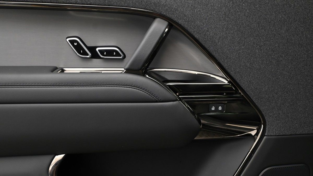 Land Rover Range Rover Sport Image 13