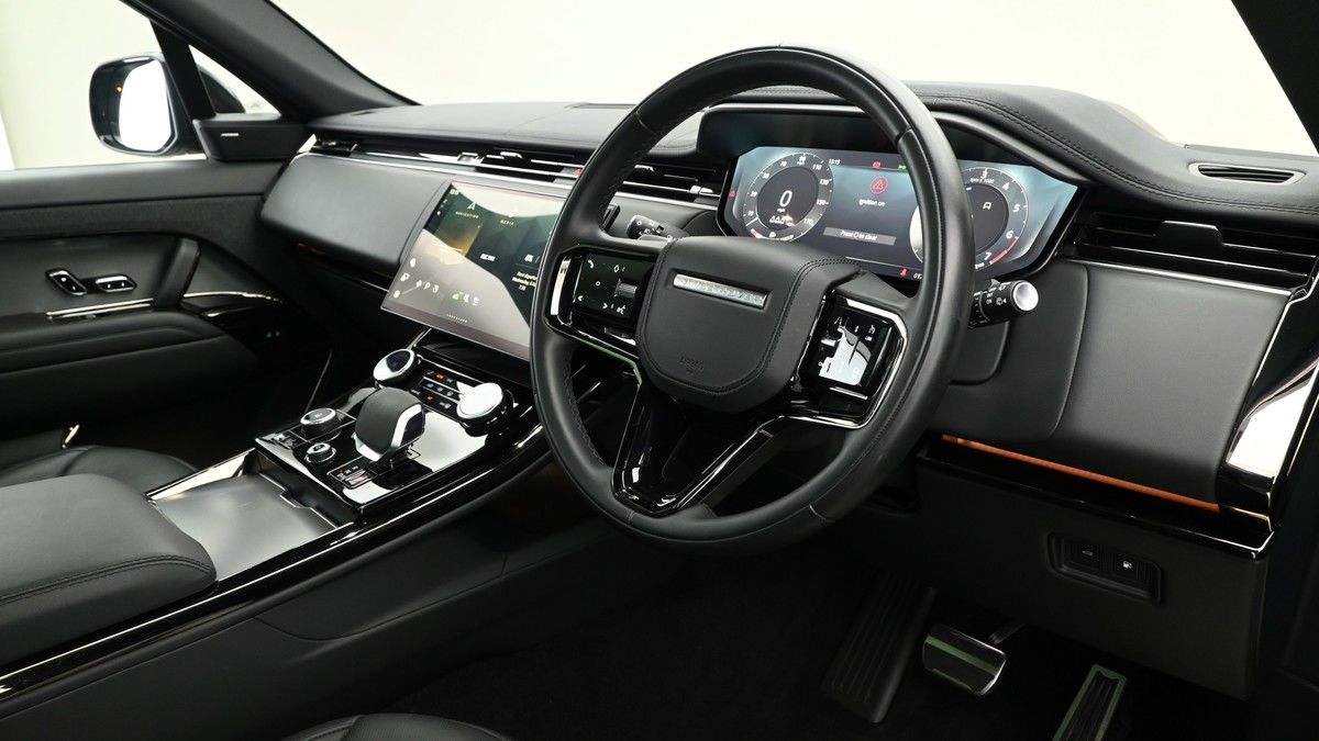 Land Rover Range Rover Sport Image 3