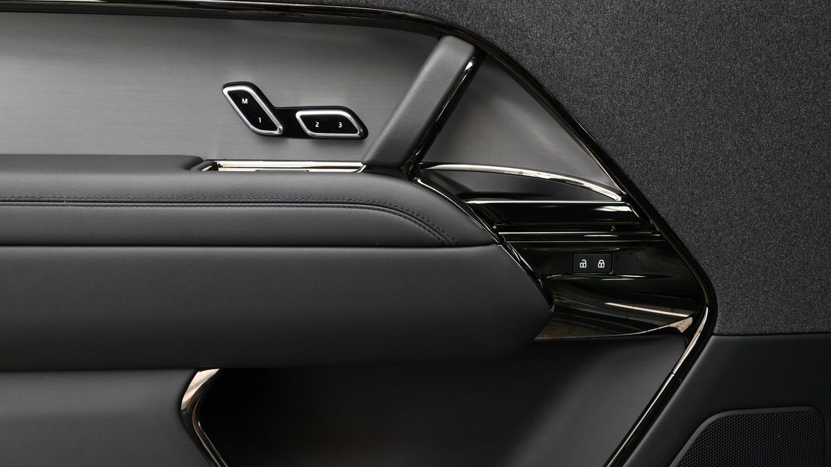 Land Rover Range Rover Sport Image 13