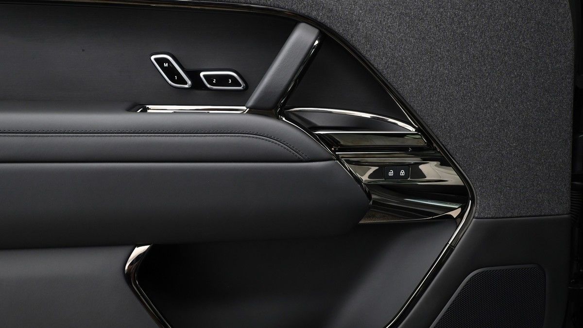 Land Rover Range Rover Sport Image 13