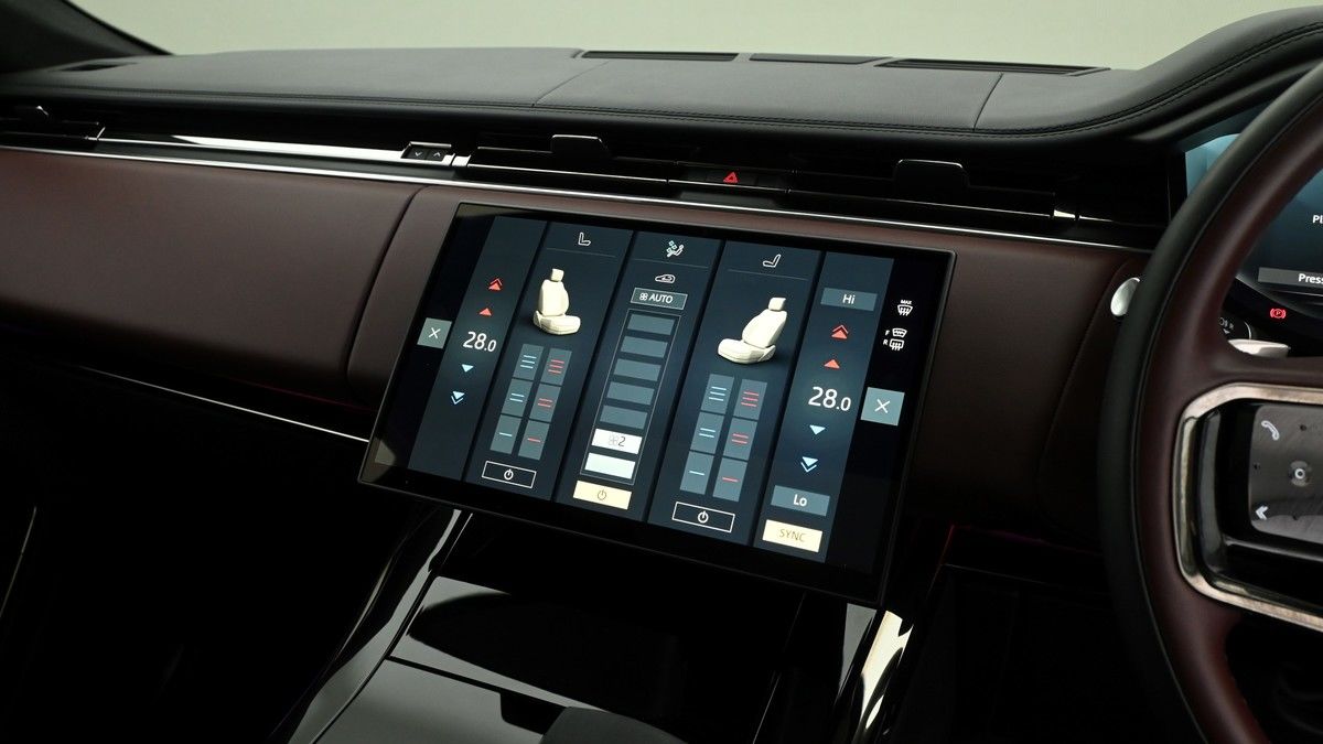 Land Rover Range Rover Sport Image 12