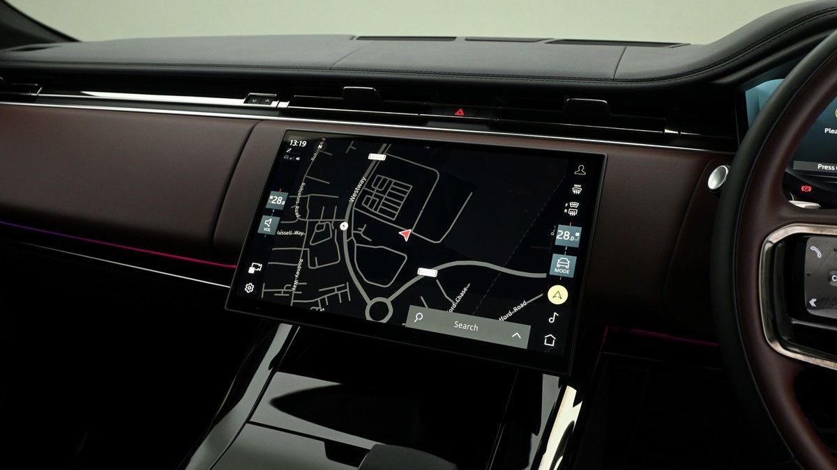 Land Rover Range Rover Sport Image 11