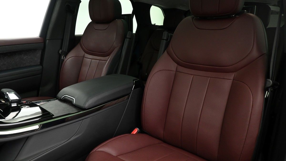 Land Rover Range Rover Sport Image 4