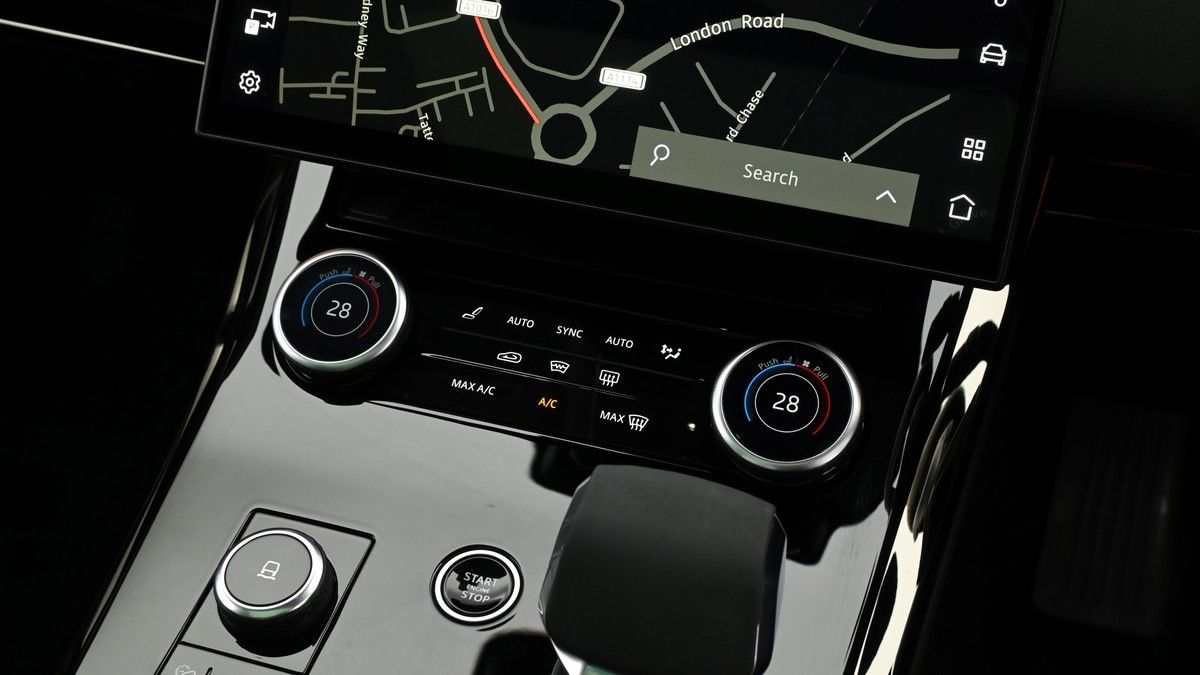 Land Rover Range Rover Sport Image 12
