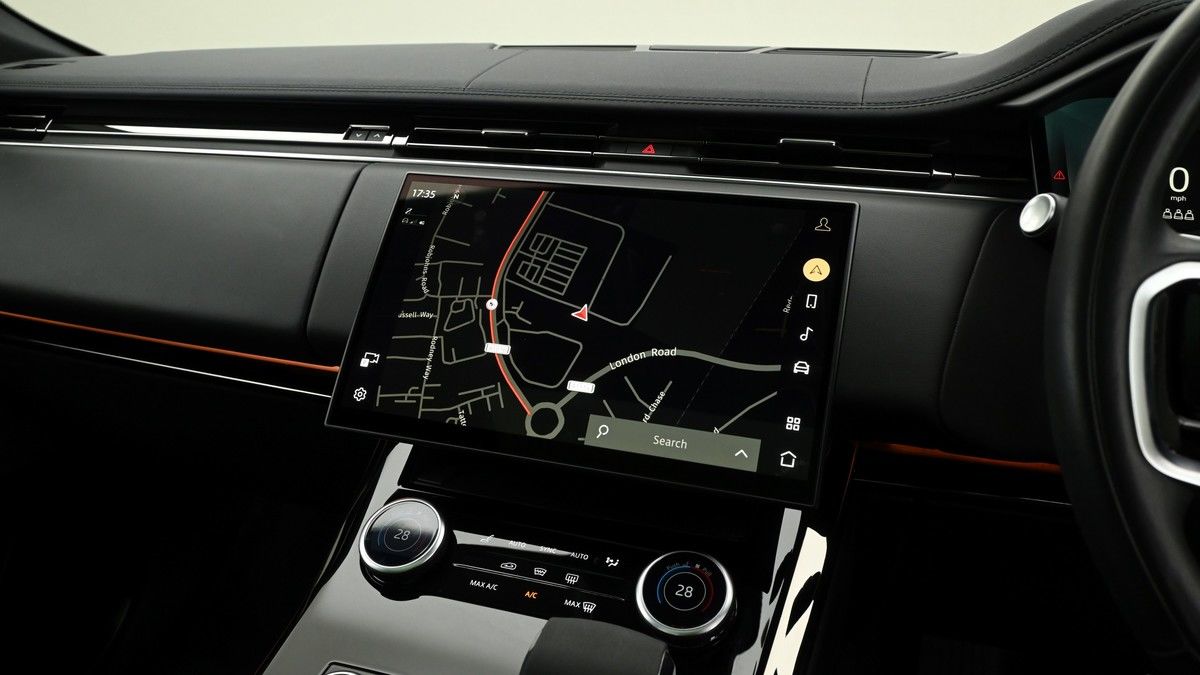 Land Rover Range Rover Sport Image 11