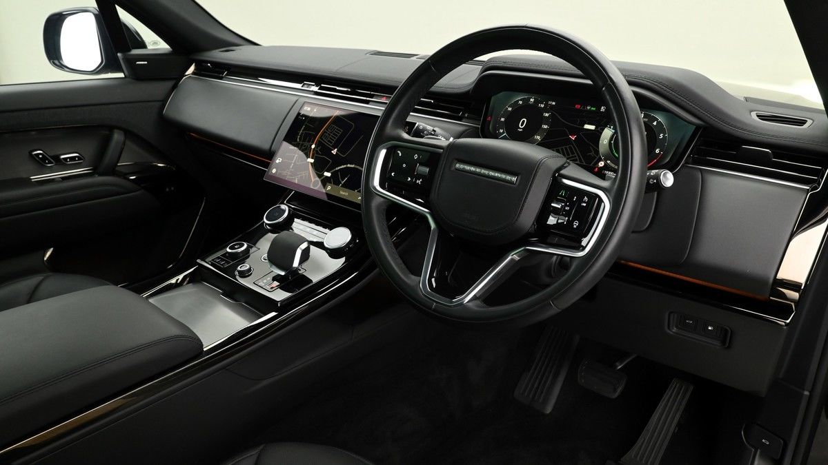Land Rover Range Rover Sport Image 3