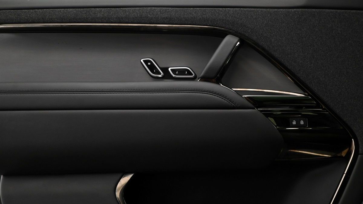 Land Rover Range Rover Sport Image 13