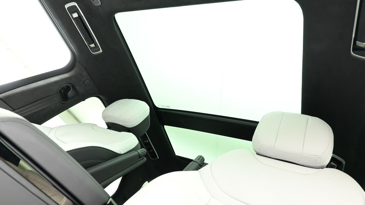Land Rover Range Rover Sport Image 2