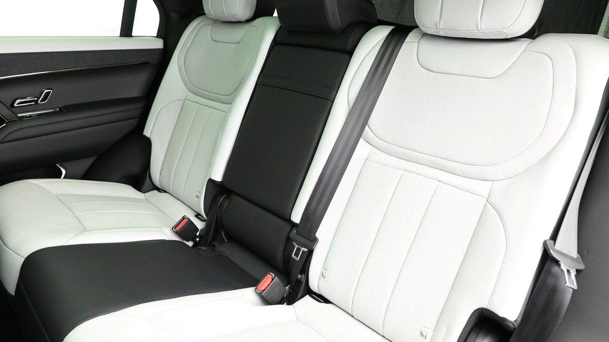 Land Rover Range Rover Sport Image 5