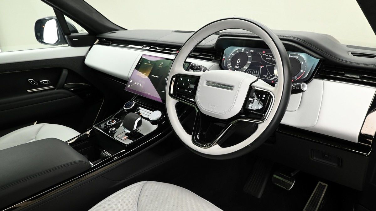 Land Rover Range Rover Sport Image 3