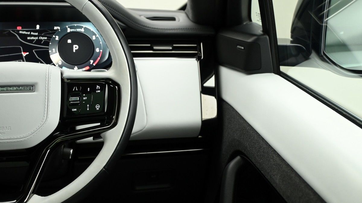 Land Rover Range Rover Sport Image 16