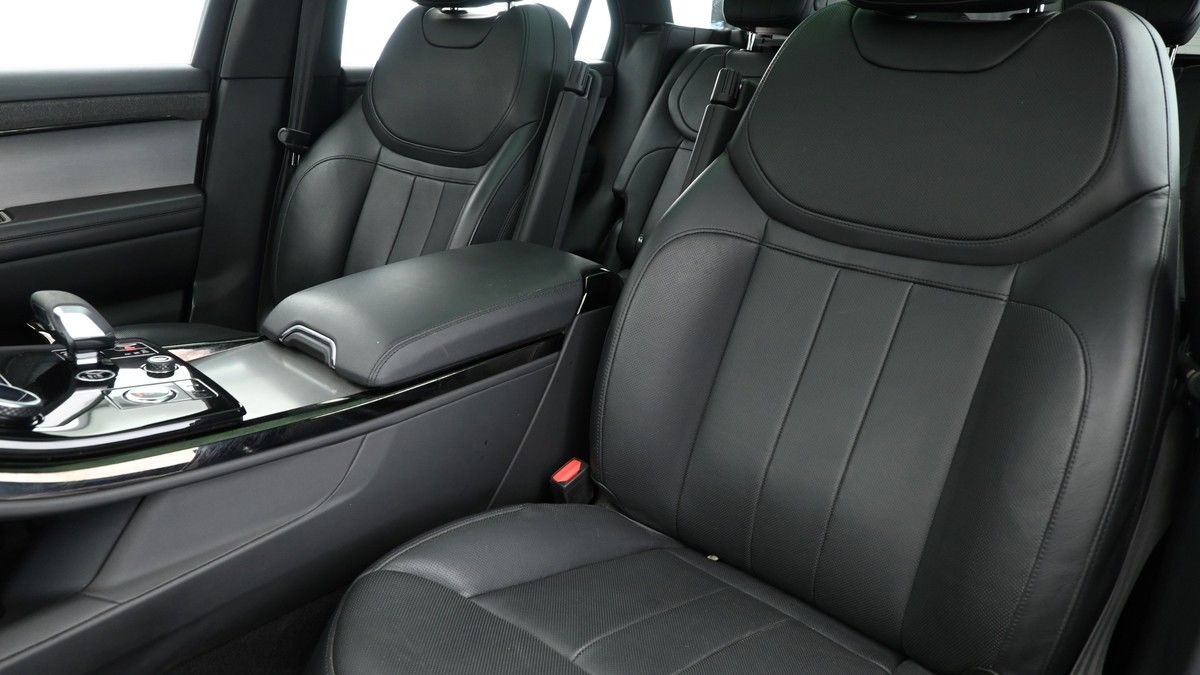 Land Rover Range Rover Sport Image 4