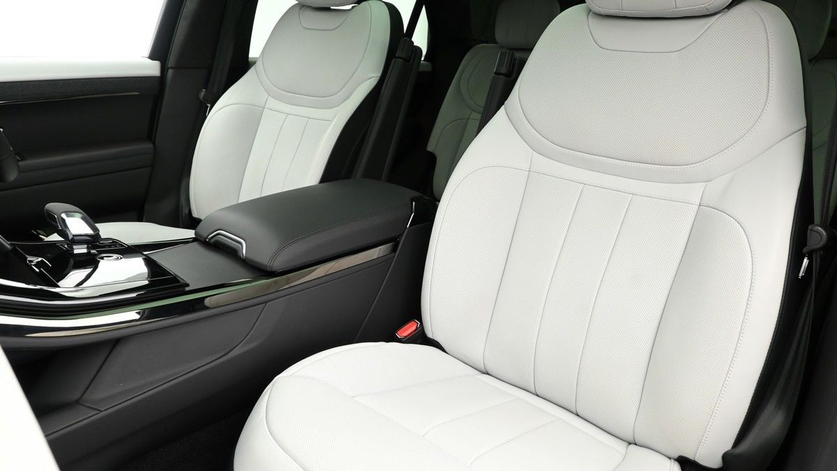 Land Rover Range Rover Sport Image 4