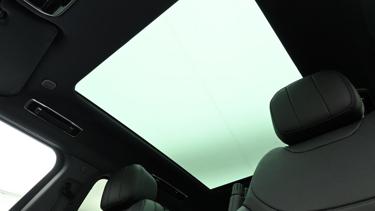 Land Rover Range Rover Sport Image 2