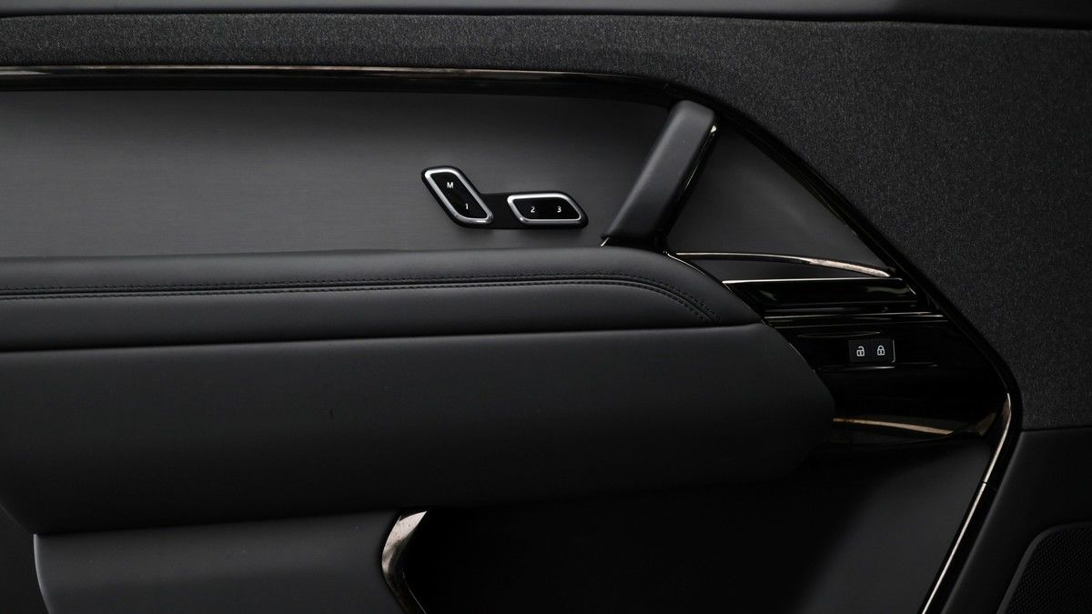 Land Rover Range Rover Sport Image 13
