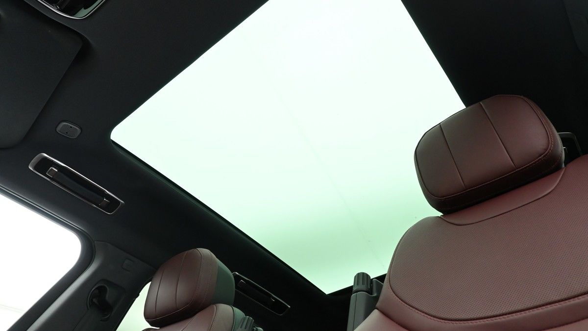 Land Rover Range Rover Sport Image 2
