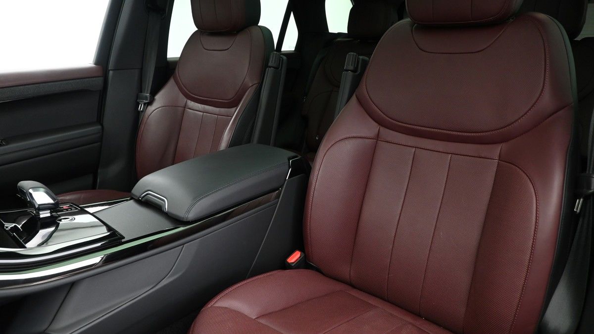 Land Rover Range Rover Sport Image 4