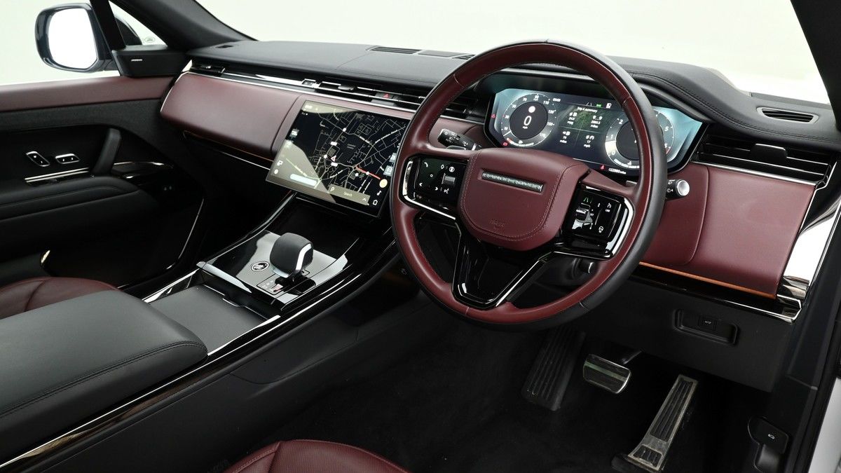 Land Rover Range Rover Sport Image 3