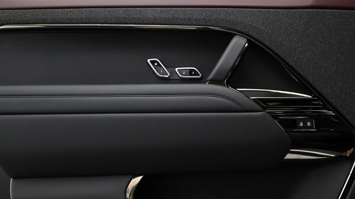 Land Rover Range Rover Sport Image 13
