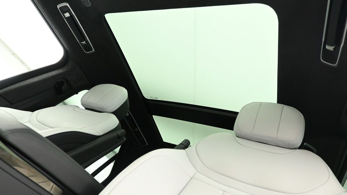 Land Rover Range Rover Sport Image 2