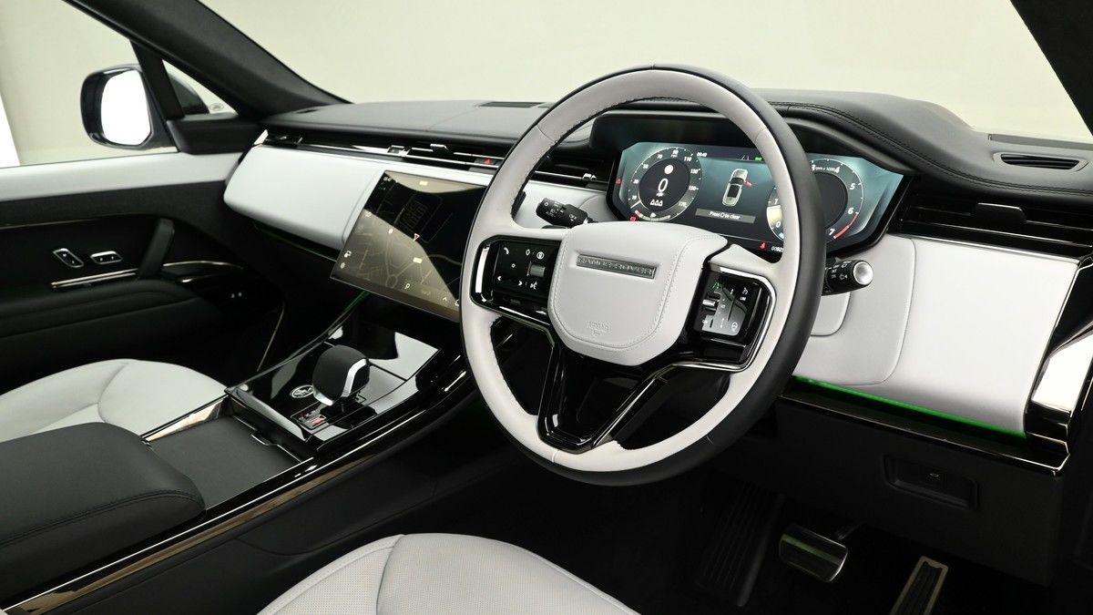 Land Rover Range Rover Sport Image 3
