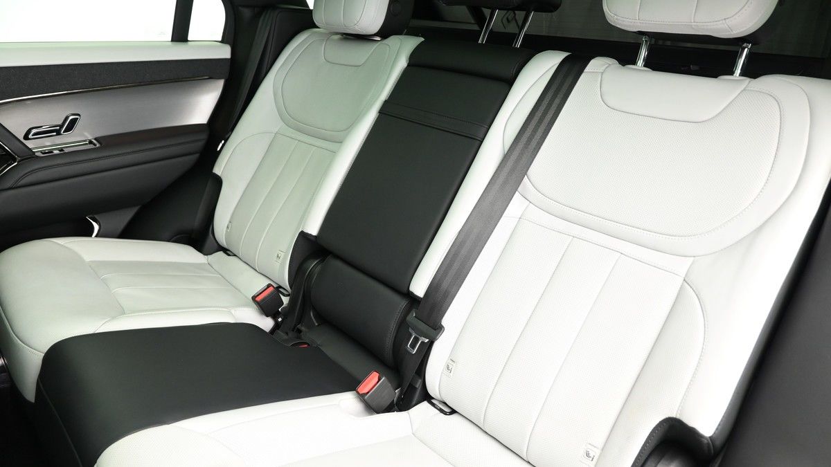 Land Rover Range Rover Sport Urban Image 5