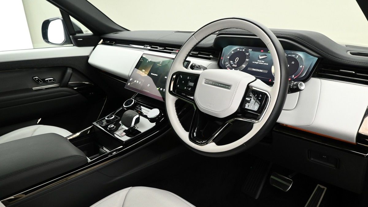 Land Rover Range Rover Sport Urban Image 3