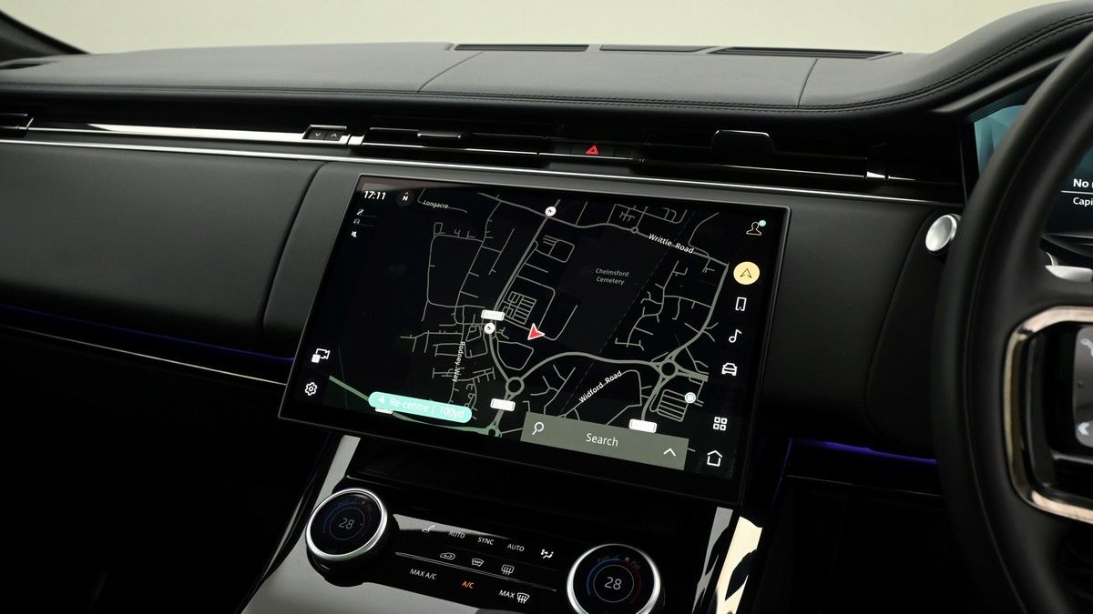 Land Rover Range Rover Sport Image 11